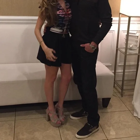 Short romper - Picture 2 of 2